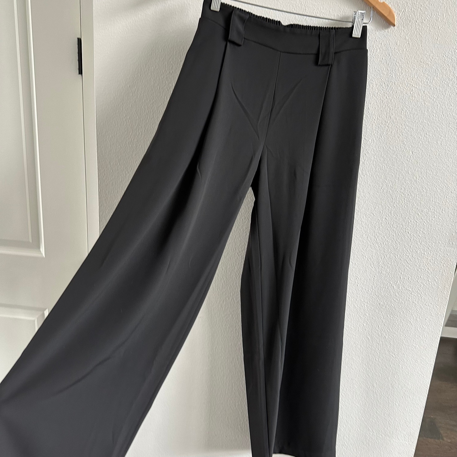 Jaki London Gabriella Pleated Elastic Waist Trousers | Black Size Xs — image 3 of 5